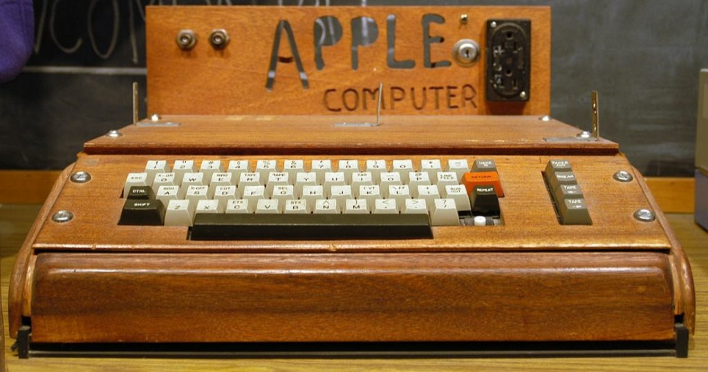 То что знает каждый: Apple дата создания великого бренда